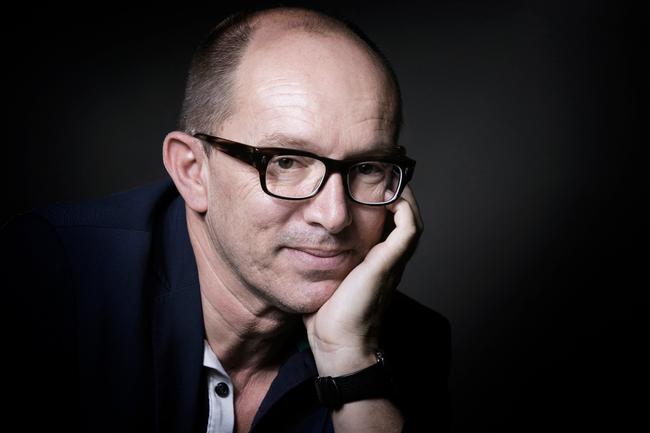 L'écrivain français Laurent Mauvignier pose pour l'AFP à Manosque, le 25 septembre 2016.