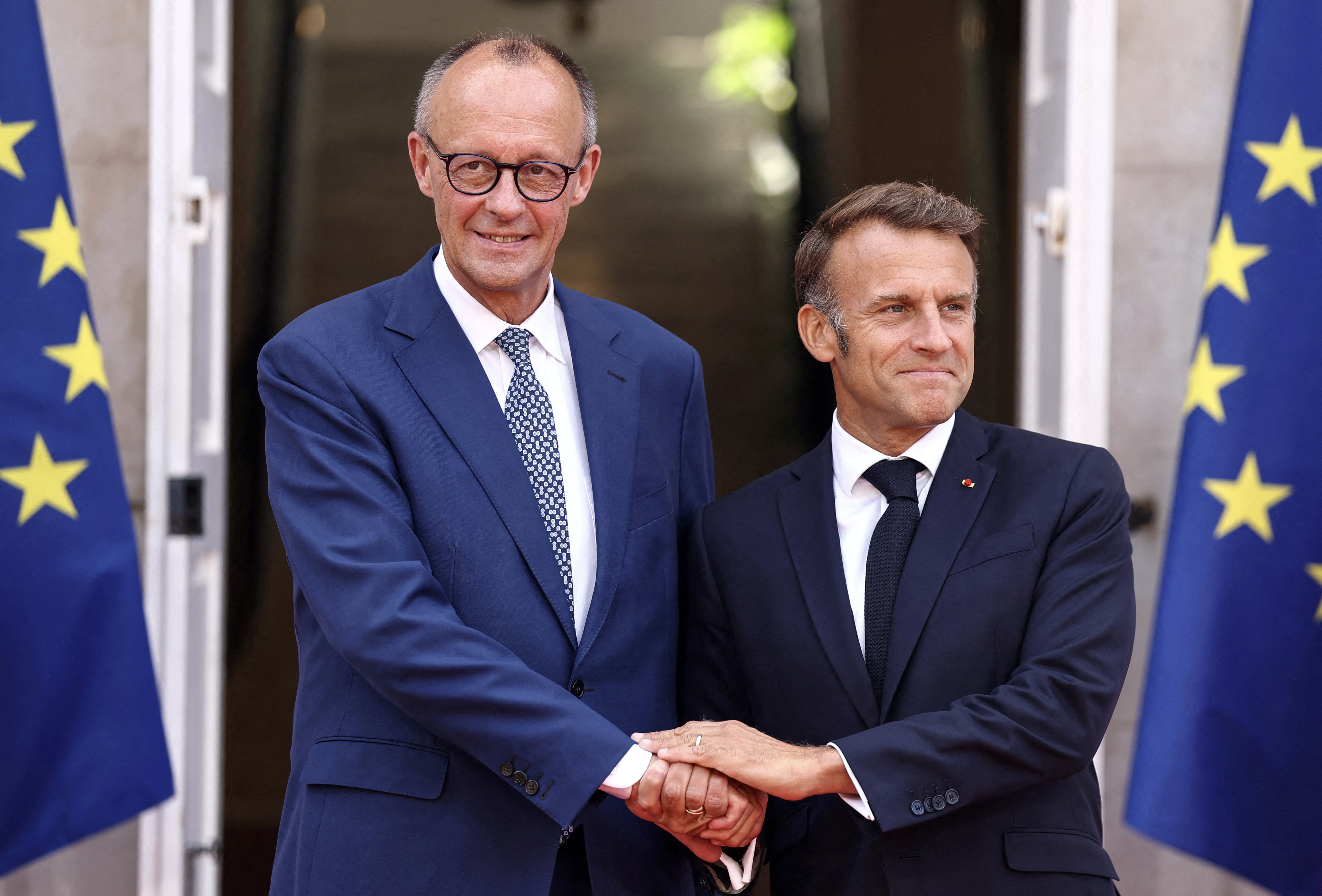 « Une grave défaite pour le président Macron » : le regard acide de l'Allemagne sur le chaos politique français