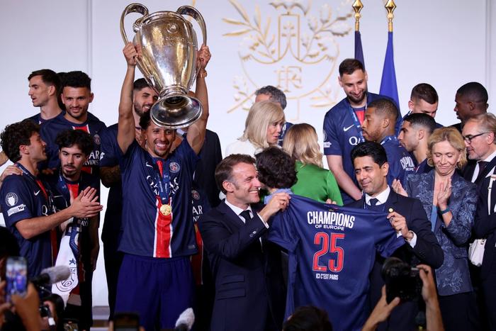 Les joueurs du PSG reçus à l'Elysée après la victoire du club parisien en Ligue des champions.