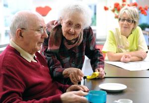 Un patient de la maladie d'Alzheimer dans un centre de soins. 