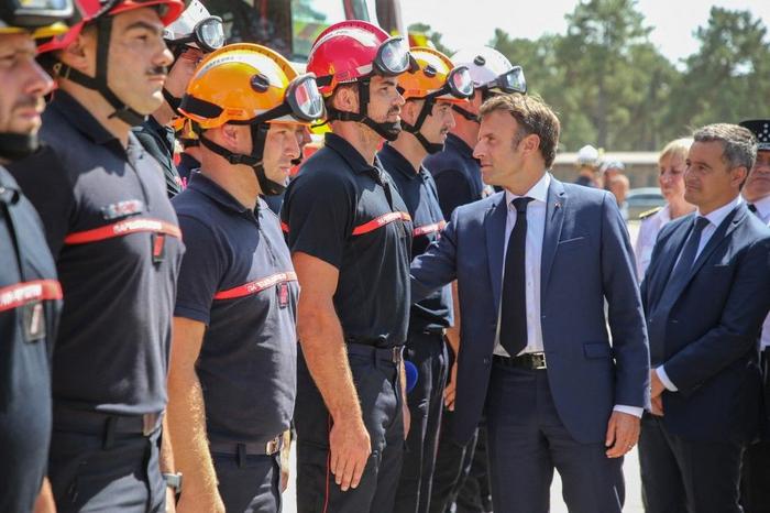 Emmanuel Macron La Teste-de-Buch pompiers AFP