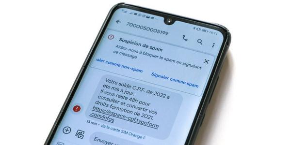 Un SMS type qui peut mener à une arnaque