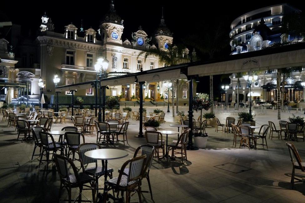 Monaco France cafés Covid-19 AFP