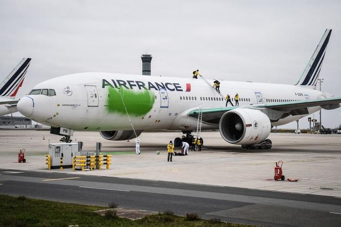 Greenpeace ONG Air France Roissy AFP