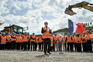 "Vous en avez assez de cette bande de racailles administratives ? On va vous en débarasser !"