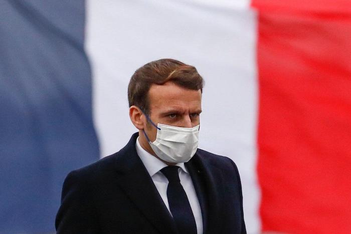 Emmanuel Macron France drapeau AFP