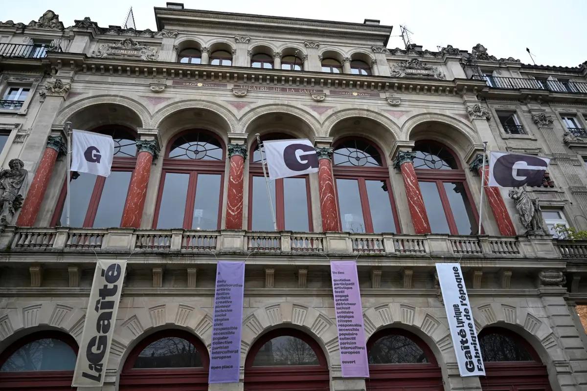 Le bâtiment du centre culturel de la Gaité Lyrique, lors d'une action d'occupation par le Collectif des Jeunes du Parc de Belleville réclamant un logement pour les mineurs isolés en exil (MNA) à Paris, le 11 décembre 2024.
