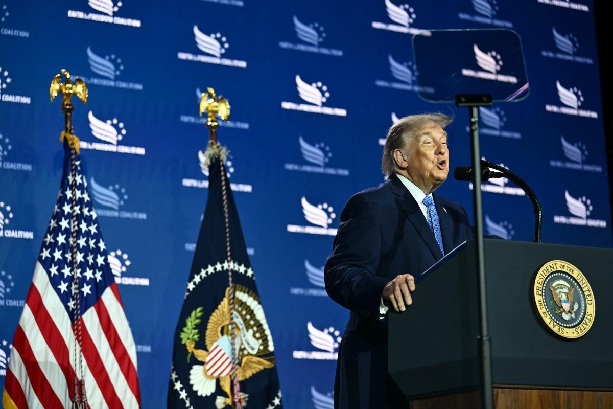 Le président américain Donald Trump s'exprime lors de la conférence politique 2026 de la Faith & Freedom Coalition au Washington Hilton, à Washington (D.C.), le 26 juin 2026.