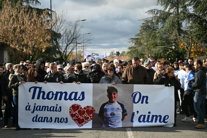 Marche blanche pour Thomas, à Romans-sur-Isère (Drôme), le 22 novembre 2023.