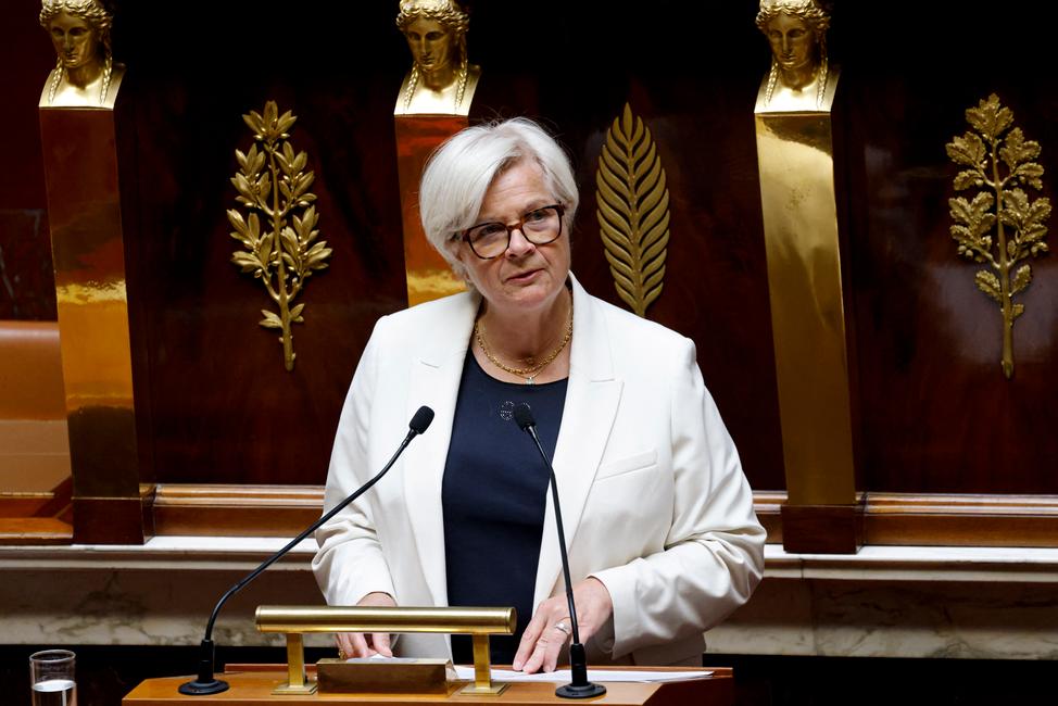 La ministre française du Travail, de la Santé, des Solidarités et des Familles, Catherine Vautrin, s'exprime lors d'une séance à l'Assemblée nationale à Paris, le 12 mai 2025.