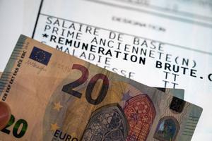 salaire euros AFP