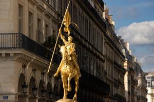 La sculpture représentant le Monument à Jeanne d'Arc, réalisée par le sculpteur Emmanuel Fremiet en 1874, à Paris.