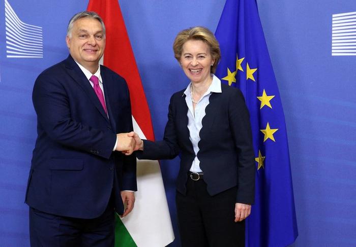 Ursula von der Leyen Viktor Orban AFP