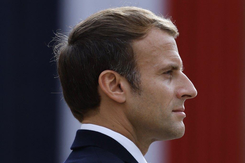 Emmanuel Macron France drapeau AFP