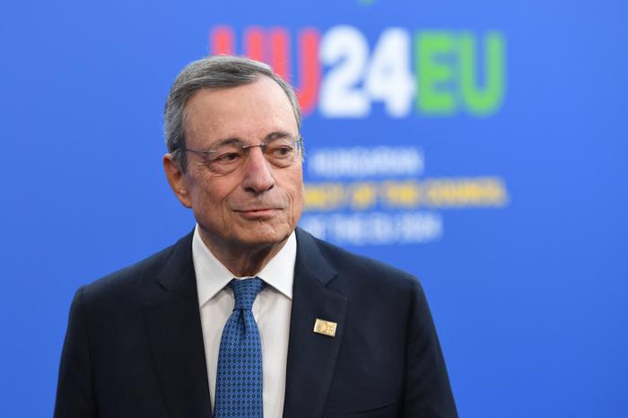 L'ancien Premier ministre italien et économiste Mario Draghi à Budapest, en Hongrie, le 8 novembre 2024, lors d'une réunion informelle des chefs d'État ou de gouvernement de l'Union européenne. 