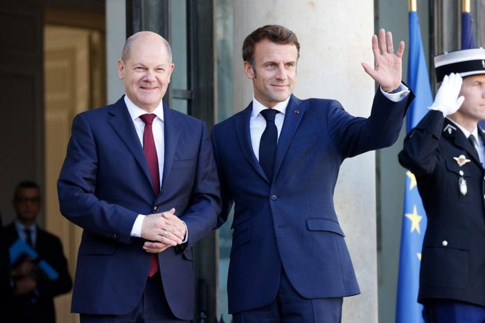 Emmanuel Macron Olaf Scholz AFP