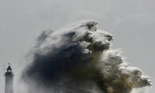 Une vague photographiée le 15 février, lors de la tempête Ulla, dans le sud de l'Angleterre. (Image d'illustration)