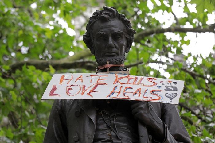 Abraham Lincoln statue AFP