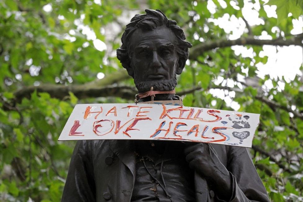 Abraham Lincoln statue AFP