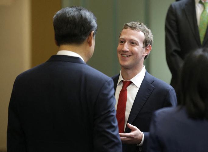 Le président chinois Xi Jinping s'entretient avec le directeur général de Facebook, Mark Zuckerberg, lors d'une réunion, le mercredi 23 septembre 2015.
