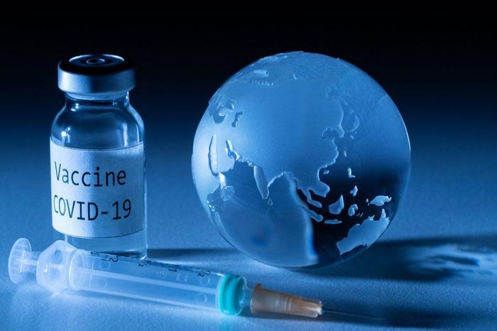 Covid-19 planète monde vaccin AFP