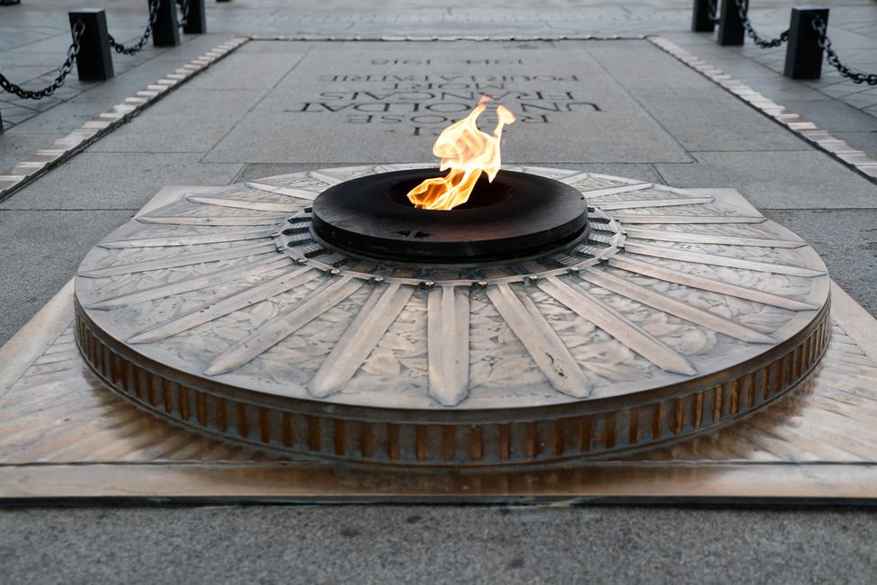 La Tombe du Soldat inconnu à la Place de l'Étoile, à Paris, le 11 novembre 2024.