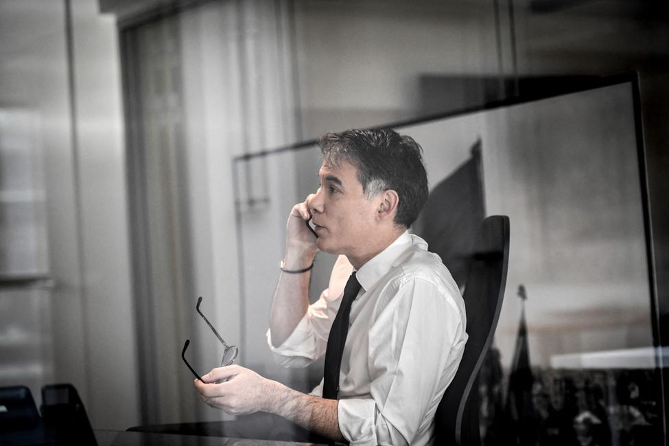 Olivier Faure : "Allô Lecornu... T'en dis quoi de ma nouvelle idée ?"