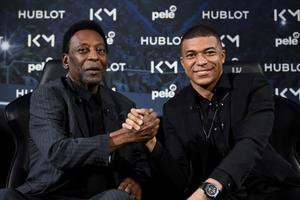 Kylian Mbappé Pelé AFP