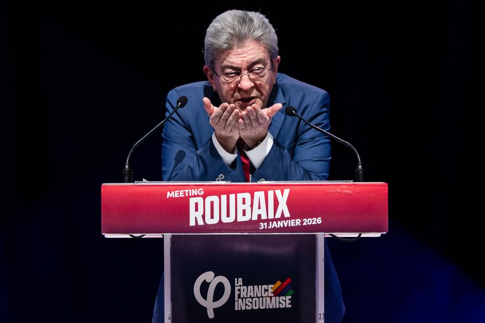 Jean-Luc Mélenchon prononce un discours lors d'un rassemblement de campagne en soutien au député David Guiraud, candidat aux élections municipales à Roubaix, le 31 janvier 2026.