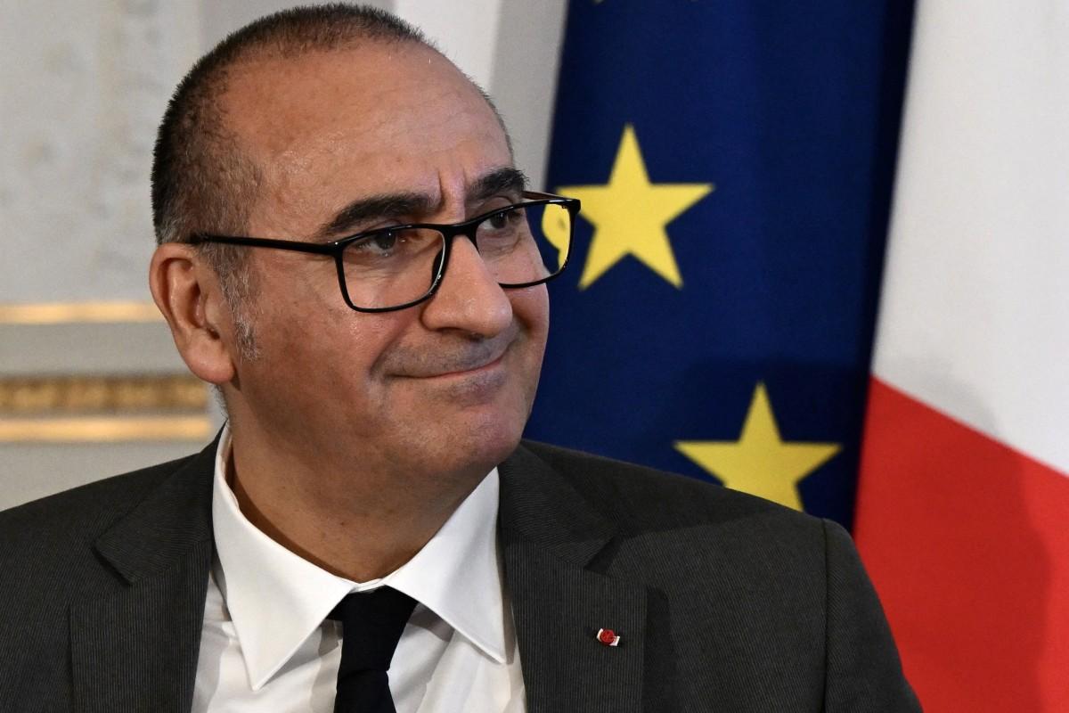 Le ministre français de l'Intérieur, Laurent Nunez, assiste à une discussion sur la sécurité publique en amont d'une nouvelle législation sur la police à Bordeaux, le 2 avril 2026.