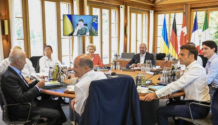 Volodymyr Zelensky G7 AFP