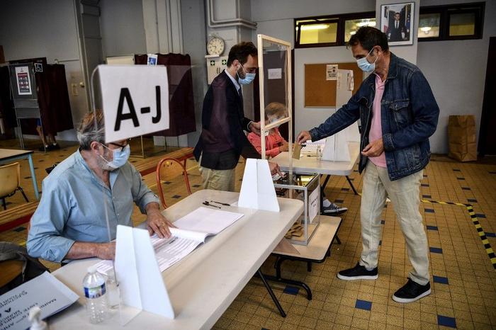 vote coronavirus citoyens bureau de vote électeurs covid-19 AFP