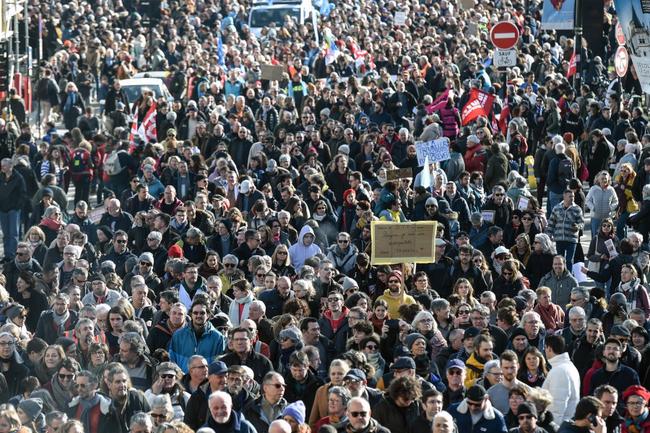 Images de la mobilisation contre la réforme des retraites, le 11 février 2023 à Nantes.