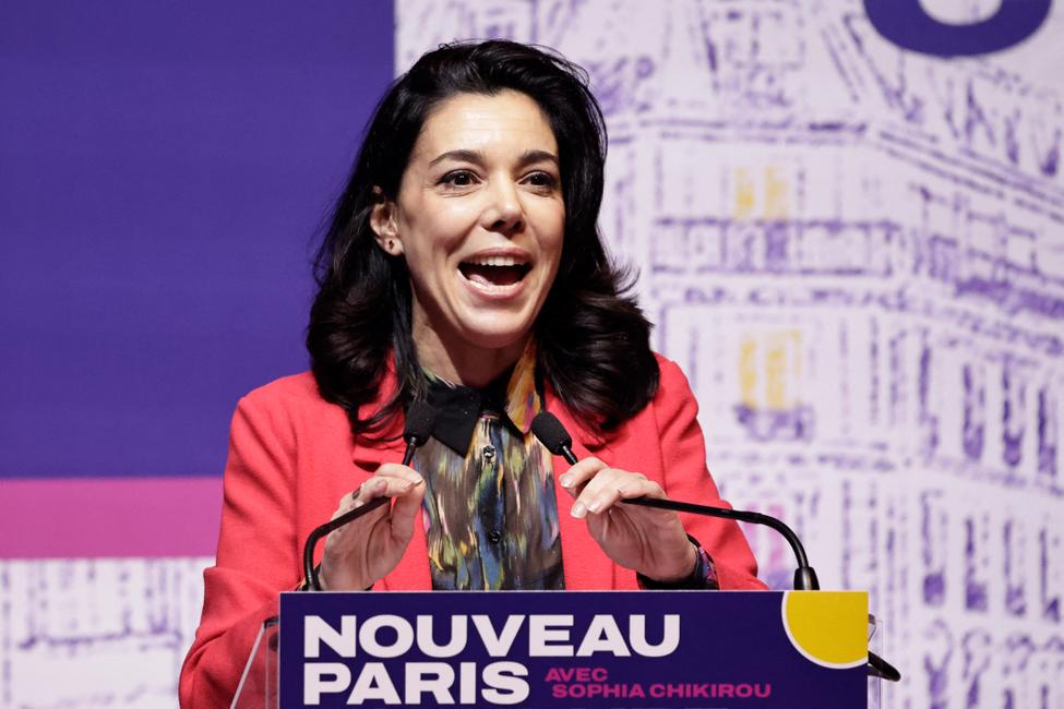 Sophia Chikirou, députée et candidate de La France Insoumise - Nouveau Front Populaire aux élections municipales de Paris, prononce un discours lors d'une réunion de campagne au Cirque d'Hiver à Paris, le 30 janvier 2026.
