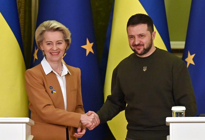 Ursula von der Leyen Volodymyr Zelensky AFP