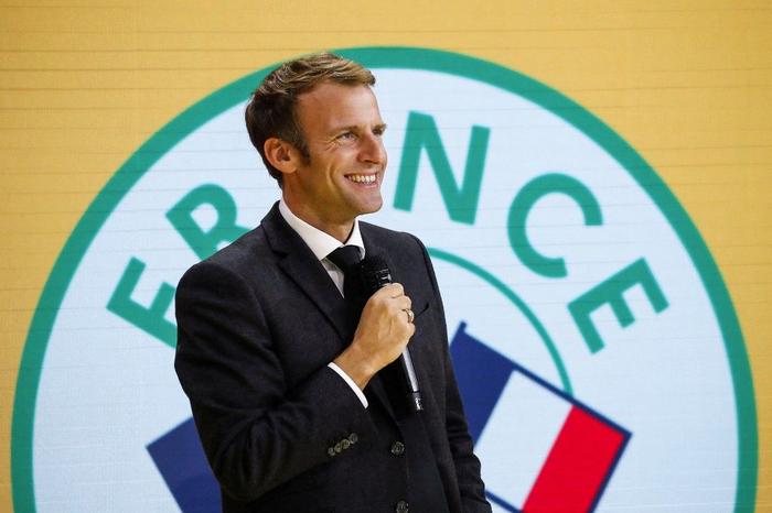Emmanuel Macron France relance AFP