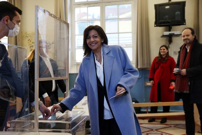 Anne Hidalgo vote AFP