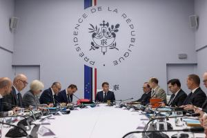 Le président français Emmanuel Macron s'exprime lors d'une réunion du Conseil de défense consacrée à la guerre au Proche-Orient, au palais de l'Élysée à Paris, le 8 avril 2026. Image d'illustration