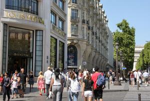 Champs-Elysées Louis Vuitton AFP