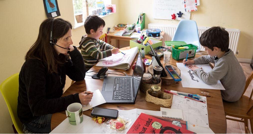 télétravail mère enfants AFP