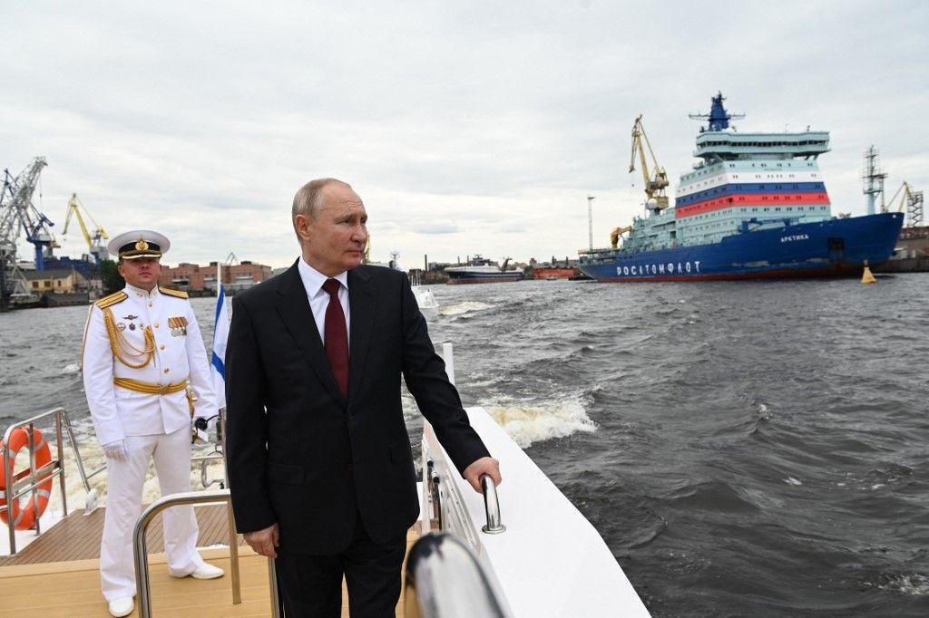 Vladimir Poutine navire AFP