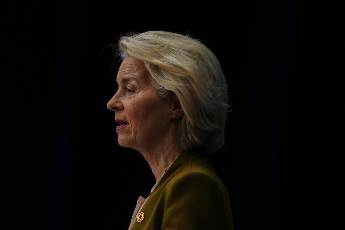La présidente de la Commission européenne, Ursula von der Leyen, prononce un discours lors du Sommet international sur l'espace au Grand Palais à Paris le 10 septembre 2026.