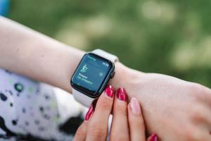 Un nombre croissant d'études démontre que l'une des mesures les plus couramment utilisées par ces montres – le nombre de calories brûlées – manque souvent de précision.
