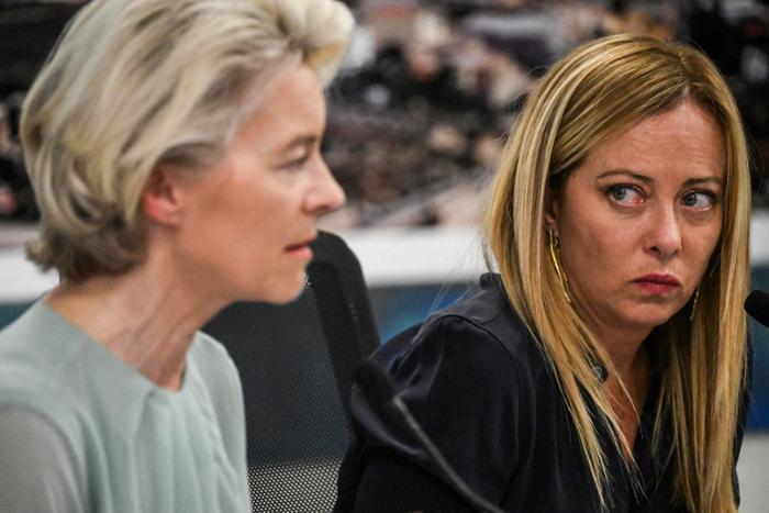 La présidente de la Commission européenne Ursula von der Leyen et la Première ministre Giorgia Meloni lors d'une conférence de presse sur l'île italienne de Lampedusa, le 17 septembre 2023