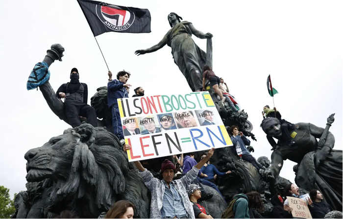 Une manifestation contre l’extrême droite organisée Place de la République, à Paris, le 15 juin 2024.