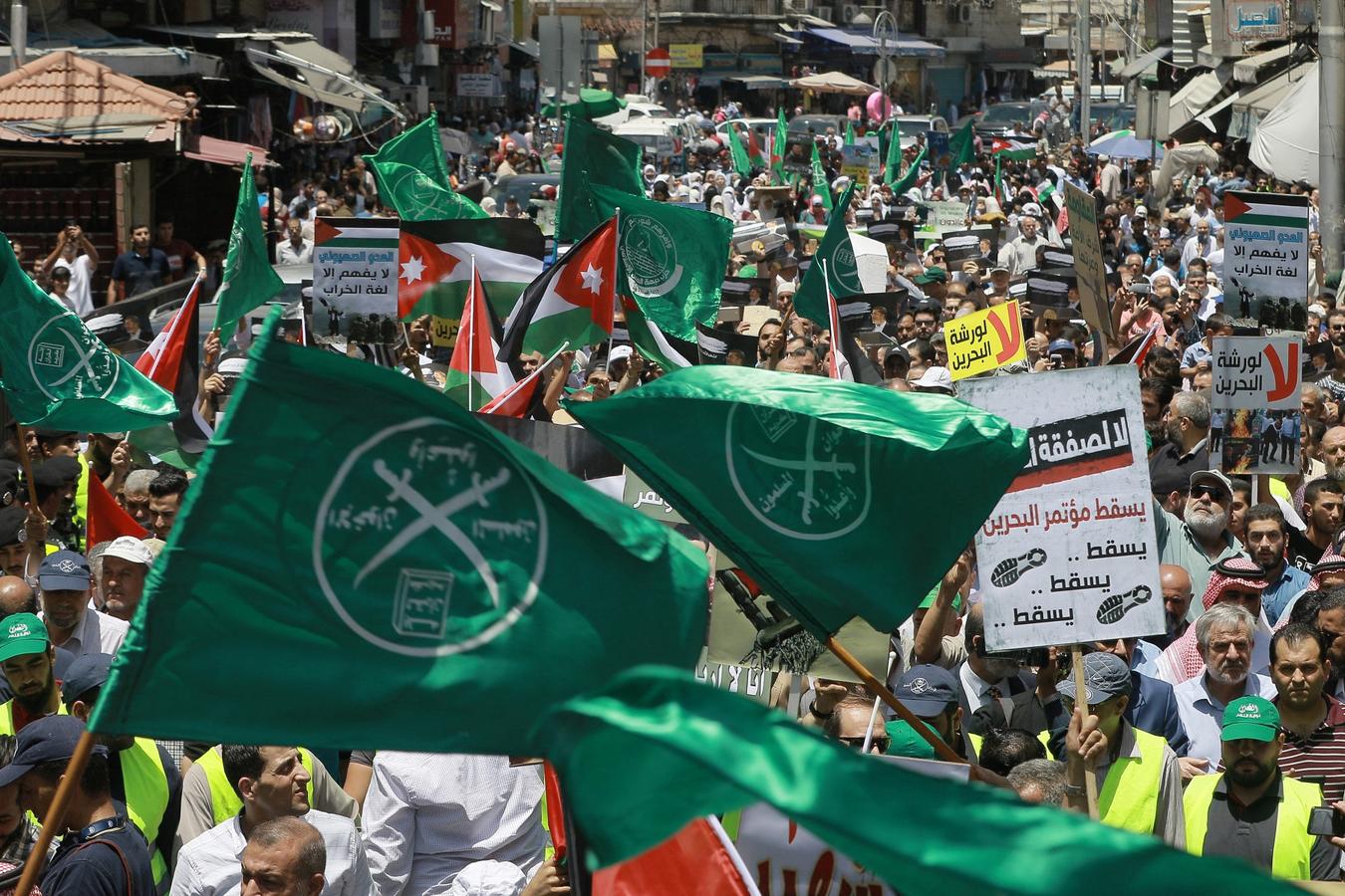 Frères musulmans : pourquoi leur déroute au Moyen-Orient pourrait renforcer leurs réseaux en Europe