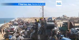 Des habitants palestiniens fuient Gaza par centaines de milliers devant l'offensive israélienne.