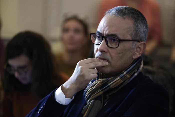 "Pour les vacances cet été, je vais peut-être éviter l'Algérie. On dit qu'il va faire très chaud"...