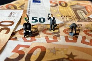 En dépit d’un manque de visibilité politique, le climat des affaires mesuré par l’Insee a retrouvé son plus haut niveau depuis juillet 2022.