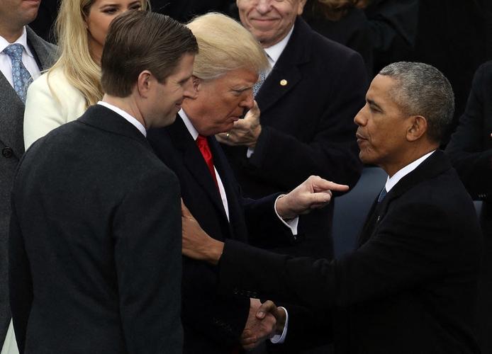 "Je vais t'envoyer au gnouf, tu vas voir !" "Du calme Donald, tu te montes juste le bourrichon tout seul sur les réseaux sociaux"